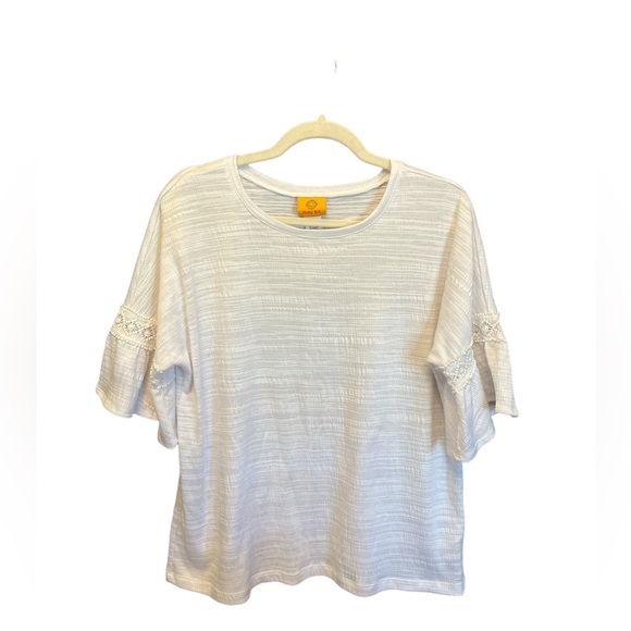 Ruby Rd. Lightweight white short sleeve top crochet on bell sleeves Size M NWT - Picture 1 of 9